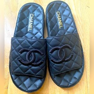 Chanel Quilted Leather Slides size 39 Black